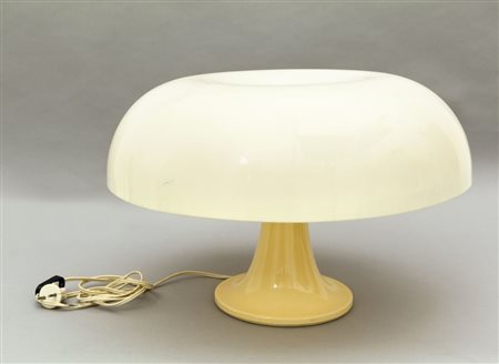 GRUPPO ARCHITETTI URBANISTI CITTA' NUOVAUna lampada da tavolo "Nesso" per...