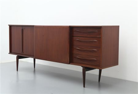AMMA, Torino (Editore)Una credenza, primi anni "60. Legno di teak, legno...