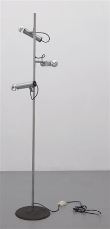 LUCI (Editore) Una lampada da terra, anni"70. Ghisa verniciata, acciaio...