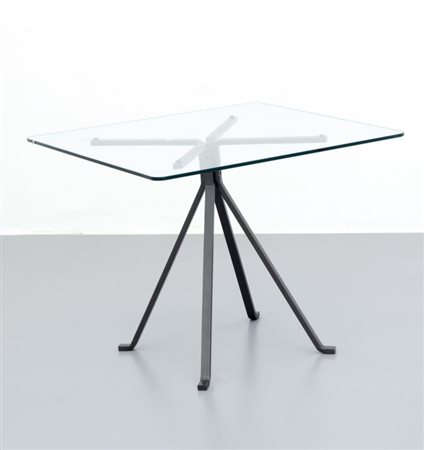 ENZO MARIUn tavolino "Cuginetto" per DRIADE, 1976. Quadrello di acciaio...