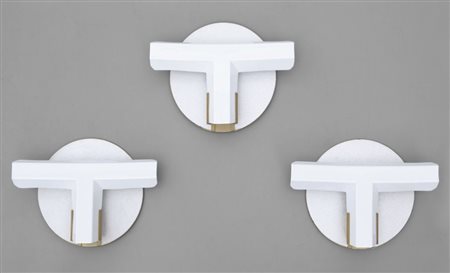TOBIA SCARPA Tre lampade a parete "Oti" per FLOS, 1983. Alluminio verniciato,...