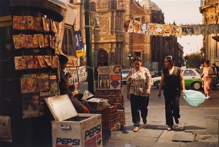 Philip Lorca Di Corcia, Mexico City, 1998 Ektacolor print, edizione 15 es.,...