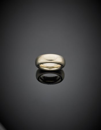 POMELLATOFedone in oro bianco bombato, g 14,40 misura 13/53.POMELLATOWhite...