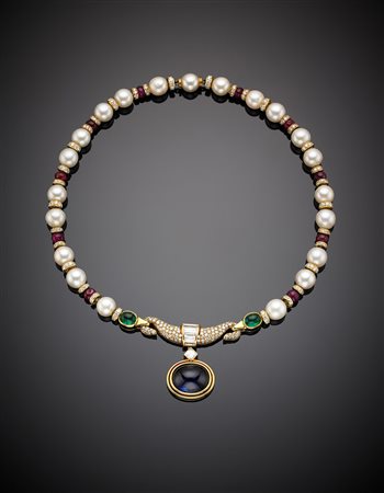 BULGARI Collier con perle bianche di mm 9,50/10, boules di rubino, due...