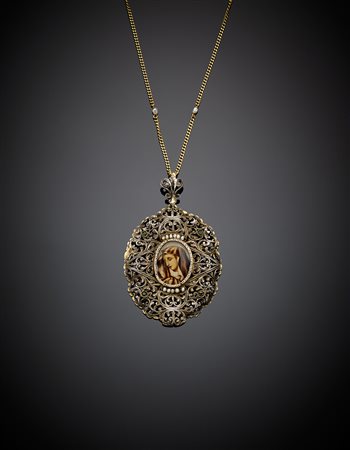 Catenina con pendente in filigrana, perline e Madonna centrale, g 10,80,...