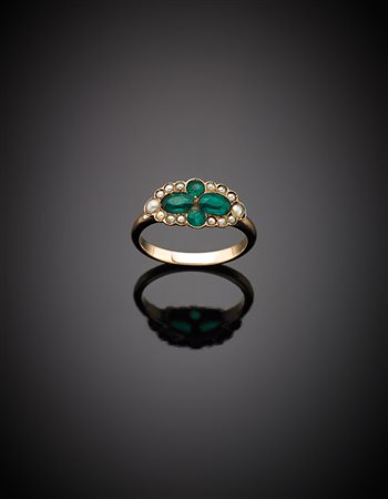 Anello in oro giallo con gemme verdi e perline, g 2,88 misura 16/56.Yellow...