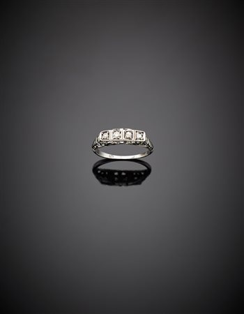 Anello in platino con diamanti huit huit e uno moderno europeo di ct. 0,15...