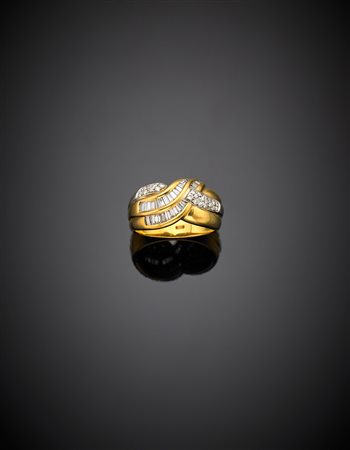 Anello in oro giallo con diamanti baguette e rotondi, g 8,25 misura...