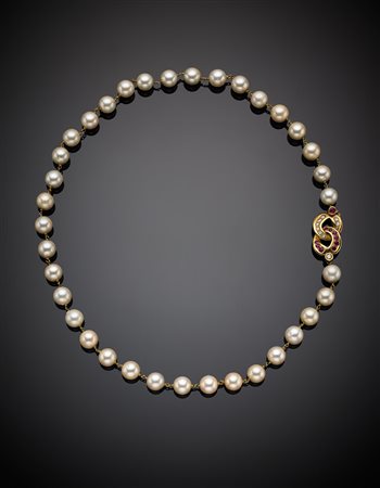 Collana in perle coltivate distanziate da catena in oro giallo come la...
