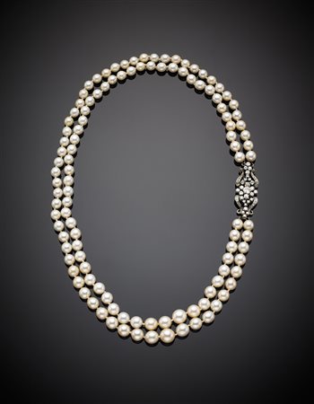 Collana con due fili di perle bianche coltivate scalate da 6,50 a 10,00 mmm....