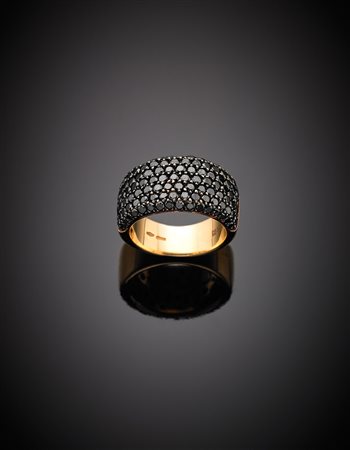CENTOVENTUNOAnello in oro rosso con pavè di diamanti neri g 13,20 misura...