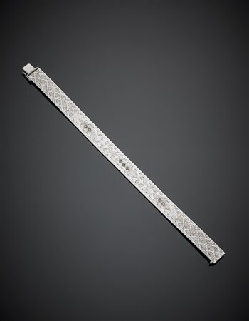 Bracciale in oro bianco, lucido e satinato rifinito con diamanti, g 29,60,...