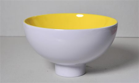 Alessandro Mendini Schüssel "Cuculia", 1985;Holz lackiert gelb u. violett,...