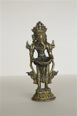 - Ganesha, Indien, 19. Jh.;Bronze, Höhe 20 cm Erworben in Indien in den...