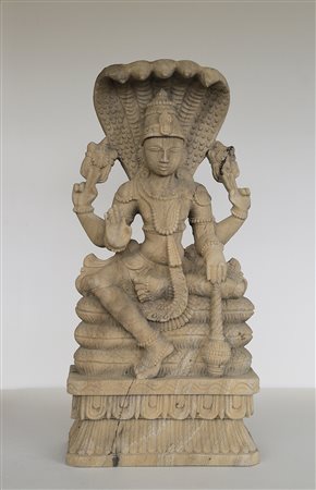 - Mahadevi, Indien, Anfang 20. Jh.;Holz, Höhe 60 cm Mahadevi bedeutet Große...