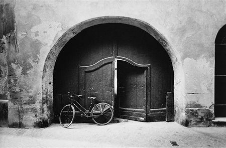 GABRIELE BASILICO (1944 - 2013) Novi, anni 1970 Stampa vintage alla gelatina...