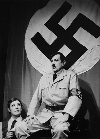 MARIO DONDERO (1928 - 2015) Nicolas Bataille in uno spettacolo di cabaret a...