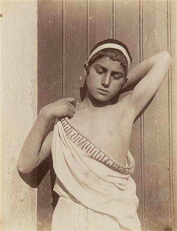 WILHELM VON GLOEDEN (1856 - 1931) Togato, anni 1910 Stampa vintage...