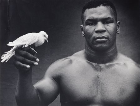 MICHAEL COMTE (1954) Mike Tyson, 1990 ca. Stampa vintage alla gelatina ai...