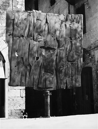 UGO MULAS (1928 - 1973) 'Colloquio col vento' Consagra, Spoleto, 1962 Stampa...