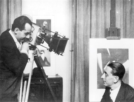 MAN RAY (1890 - 1976) Man Ray e Robert Desnos, 1928 Stampa successiva alla...
