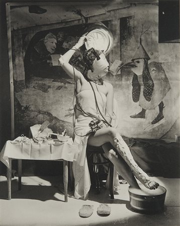 HORST P. HORST (1906 - 1999) Electric Beauty, Paris, 1939 Stampa al platino...