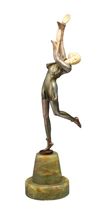 JOHANN PHILIPP PREISS Ballerina, 1920 circa Scultura in bronzo argentato con...