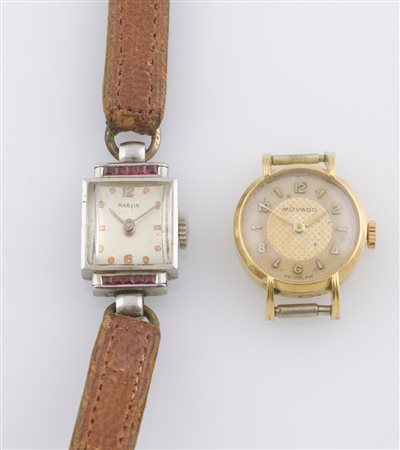 Lotto di 2 piccoli orologi da polso da donna, uno in oro giallo.