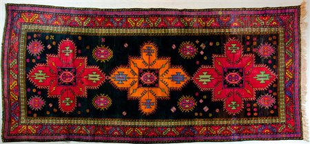 Tappeto Karabagh, cm. 150x296.