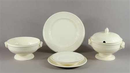 Wedgwood: servizio di piatti in ceramica composto da 39 pezzi.