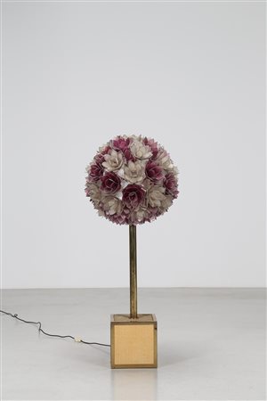 MANIFATTURA ITALIANA Lampada in ottone e plastica. -. Cm 57,00 x 135,00.