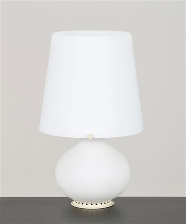 INGRAND MAX (1908 - 1969) Lampada da tavolo in metallo laccato e vetro...