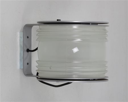 COLOMBO JOE (1930 - 1971) Lampada da parete in acciaio smaltato, diffusore in...