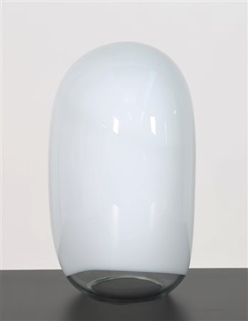 VISTOSI GINO (1925 - 1980) Lampada da tavolo in vetro mod. Nessa. -. Cm 33,00...