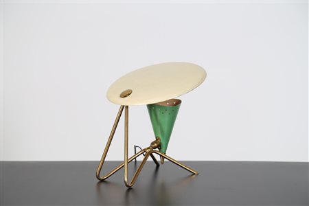 GILARDI & BARZAGHI Lampada da tavolo in metallo laccato e ottone, anni 50. -....
