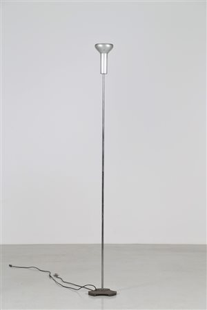 SARFATTI GINO (1912 - 1985) Lampada da terra in metallo cromato e alluminio,...