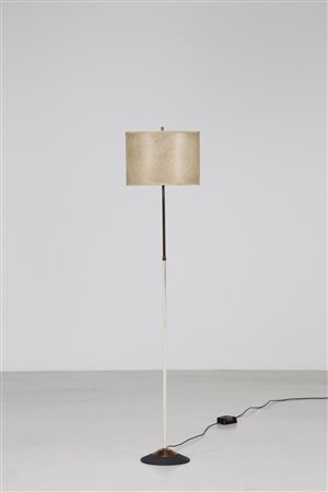 STILNOVO Lampada da terra in metallo laccato e ottone, base in ghisa goffrata...
