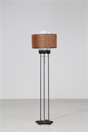 STILUX - MILANO Lampada da terra in ottone, metallo laccato, ghisa goffrata,...