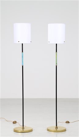 FANTIN CASEY Coppia di lampade da terra in ottone, metallo laccato, smalto e...