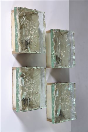 FONTANA ARTE Quattro lampade da parete in ottone spazzolato, diffusori in...