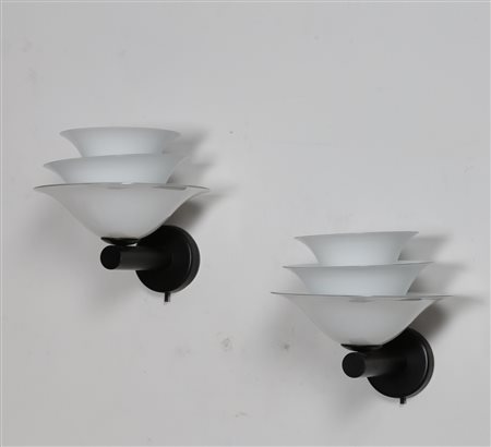 MAZZEGA Coppia di lampade da parete in metallo e vetro, anni 60. Etichetta...