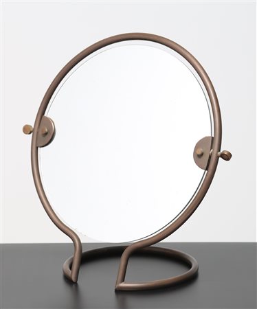 MANIFATTURA ITALIANA Specchiera da tavolo in ottone e vetro. . Cm 47,00 x...