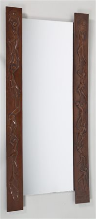 MARCHETTI PESARO Specchio in rame Battuto e scolpito, anni 60. Firma...