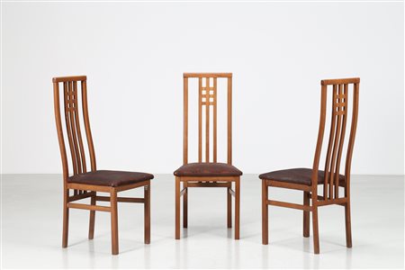 MANIFATTURA ITALIANA Tre sedie in legno e tessuto. -. Cm 46,00 x 108,50 x 50,00.