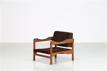 MANIFATTURA ITALIANA Poltrona in teak e cuoio, anni 60 . -. Cm 69,00 x 68,00...