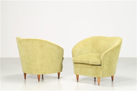 MANIFATTURA ITALIANA Coppia poltrone in tessuto e legno. -. Cm 84,00 x 75,00...