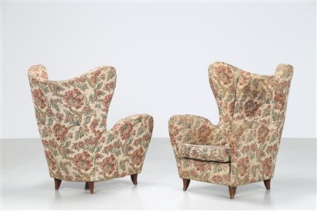 MANIFATTURA ITALIANA Coppia poltrone in tessuto e legno, anni 50. -. Cm 80,00...