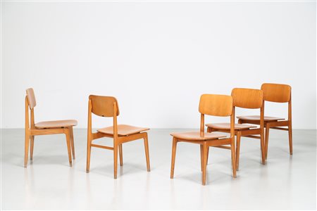 ANONIMA CASTELLI Cinque sedie in faggio curvo, anni 70. -. Cm 44,50 x 79,00 x...