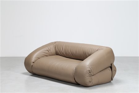 BECCHI ALESSANDRO (n. 1946) Divano in pelle mod. Anfibio, per Giovanetti,...