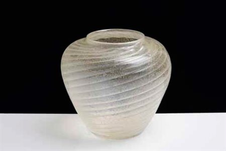 SEGUSO VETRI D’ARTE Vaso in vetro a cordonature diagonali, con inclusioni di...